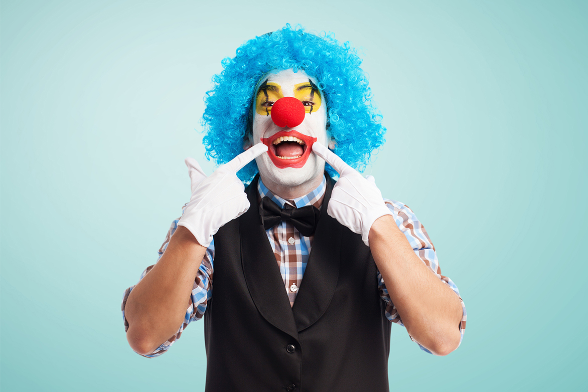 Żądamy kolejnej komisji! Uśmiechnięty clown