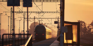 Chybione pomysły Tuska! Pociąg już odjechał Tusk, pomysł