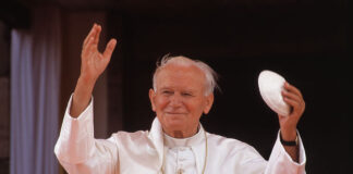 Światło z Wadowic: 105. rocznica urodzin Jana Pawła II 105, Jan Paweł II