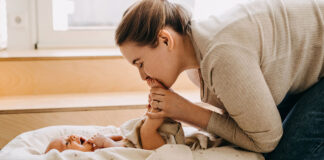 Cisza, której nie da się zagłuszyć: kobieta wobec najtrudniejszej straty Kobieta, dziecko