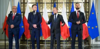 Czesiek i Zdzisiek po imieninach u Janka – czyli co tak naprawdę się stało? Rekonstrukcja rządu Tuska to walka o stołki, nie o Polskę