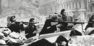 Powstanie Warszawskie – hołd dla bohaterów i pytania bez odpowiedzi Powstanie Warszawskie – mój hołd dla bohaterów i pytania bez odpowiedzi”