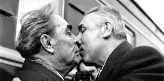 Całus Ławrowa. Rosja nie potrzebuje polskiego pośrednika* Całus Ławrowa: Polska jako pośrednik Rosji i Zachodu