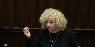 Kotula: mistrzyni performansu, ekspertka od hymnu? Kotula i hymn: polityczna improwizacja bez granic