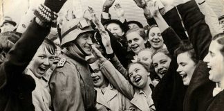 Anschluss Austrii 12 marca 1938. Dobrowolne zespolenie czy zniewolenie? Anschluss Austrii: Między radosnym „Heil” a mitem pierwszej ofiary